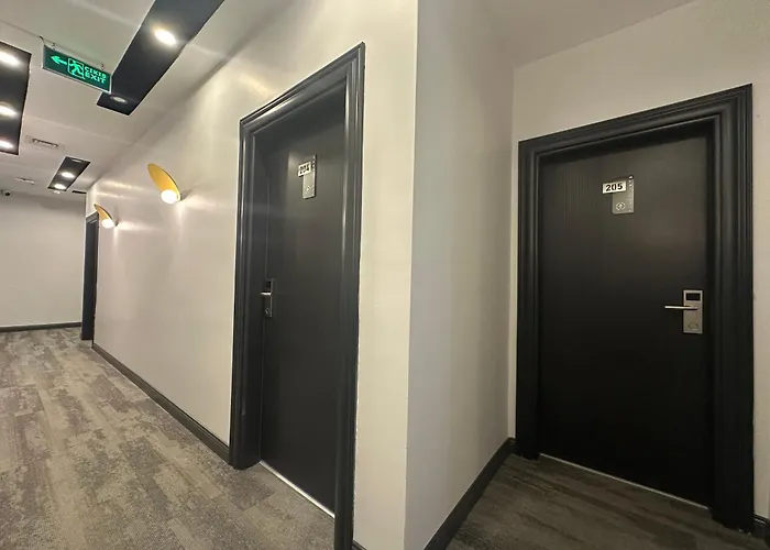 Fourpoints Airport Otel 3*